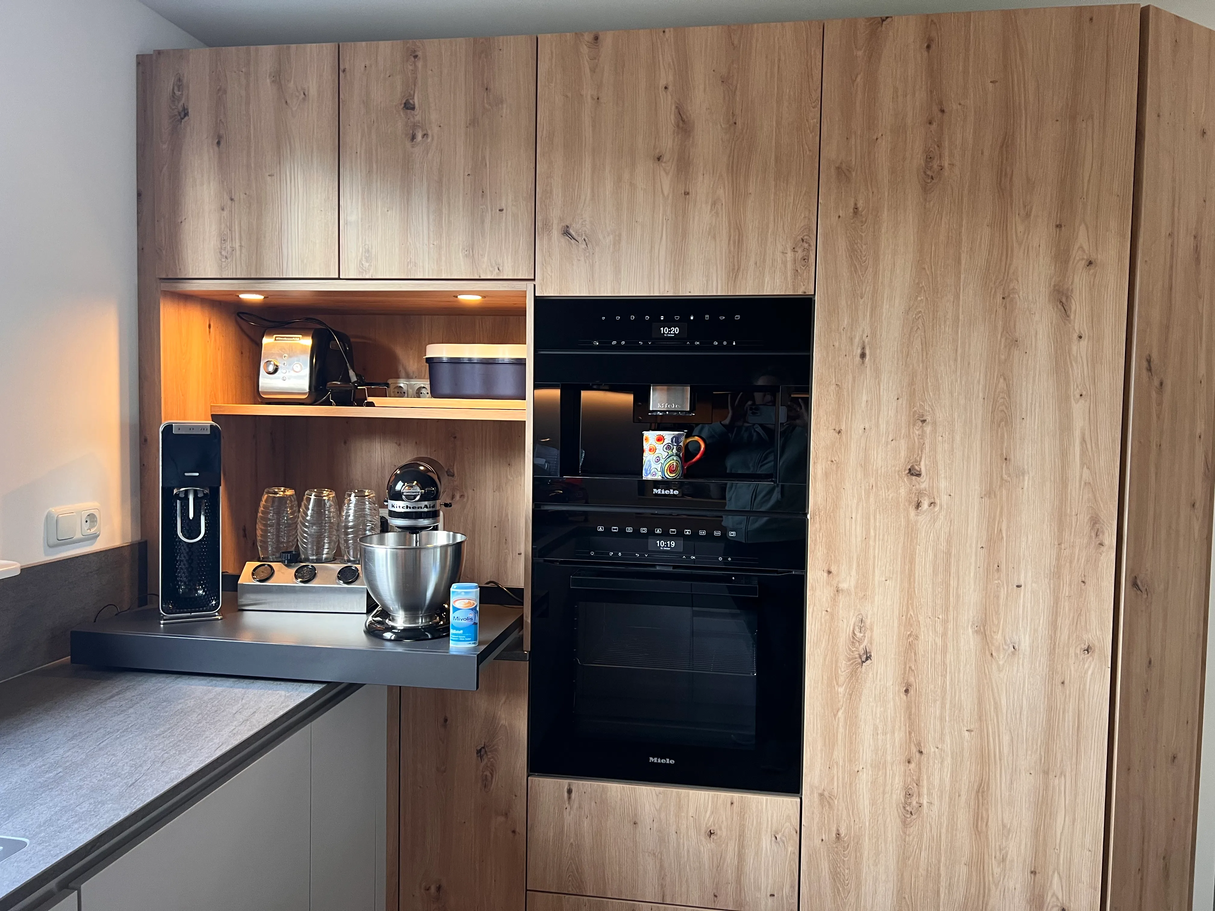 Stauraum für Kaffeemaschine und andere Utensilien