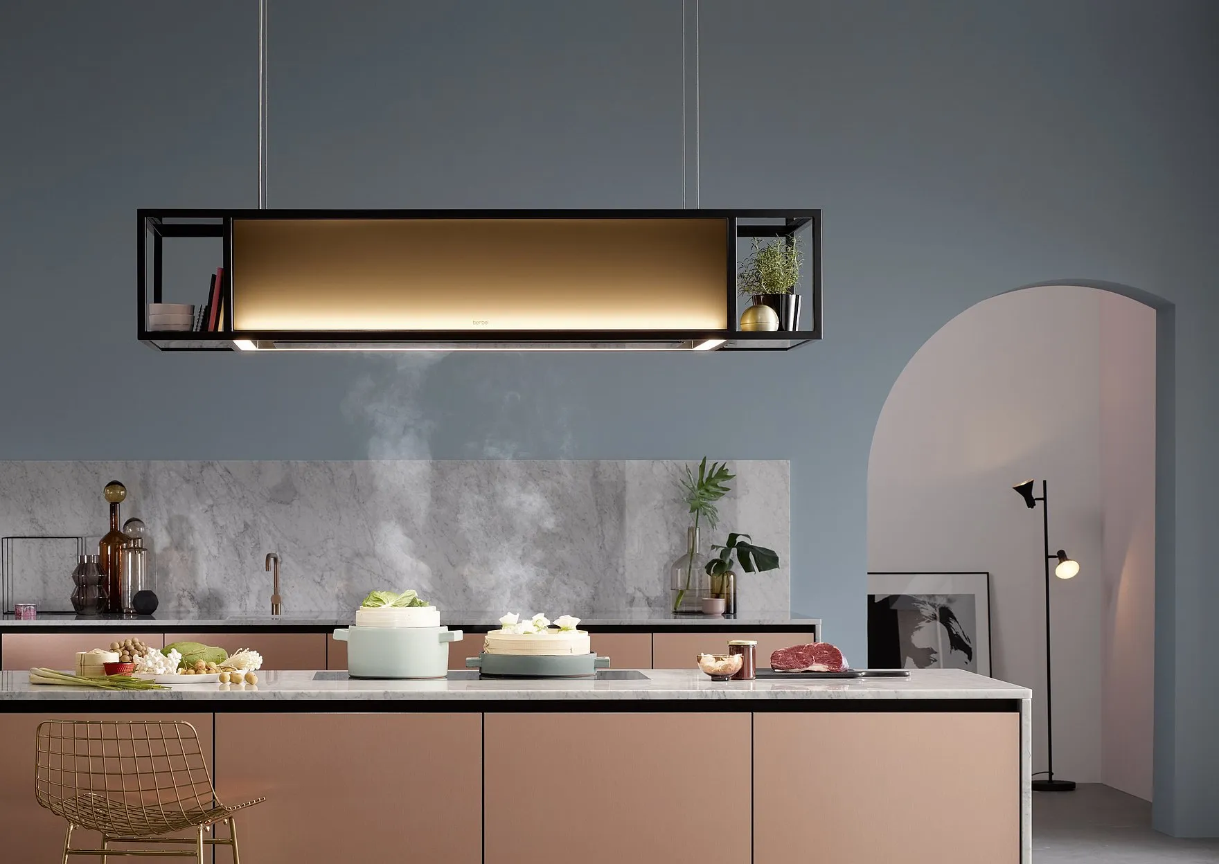 Inselhaube Skyline Frame – Milieu beim Kochen