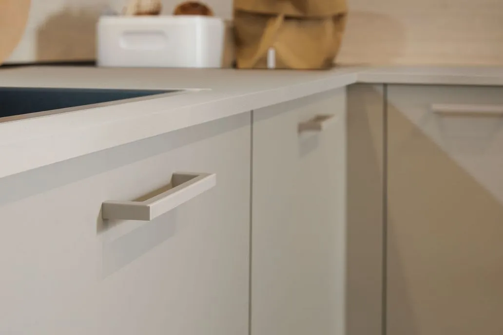 schüller MATERA – Detail Griff 204 aus recyceltem OceanIX Plastic