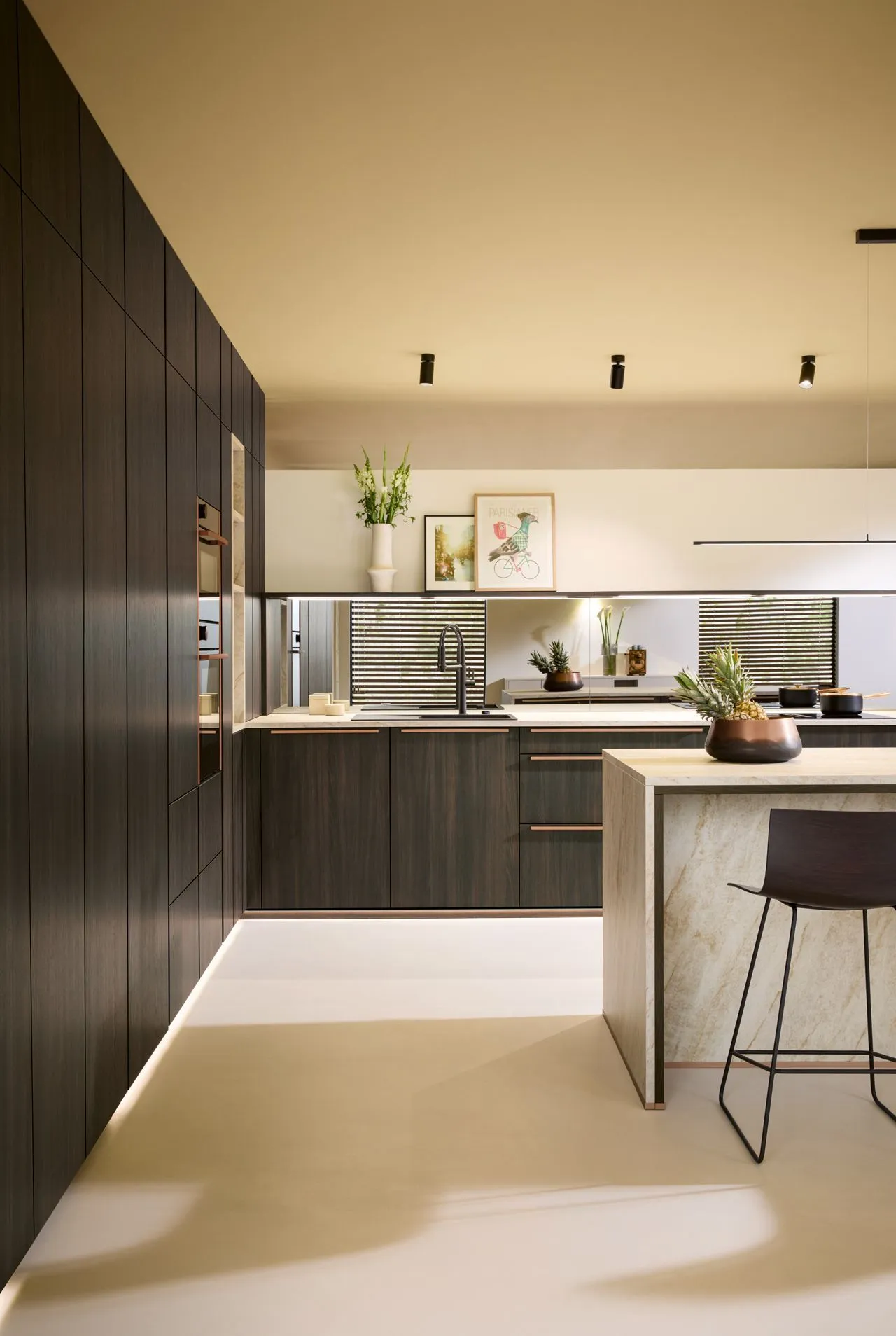 schüller VARESE – Kochinsel und Hochschrankreihe im Überblick