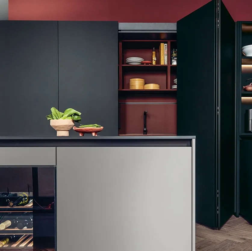 next125 nx510 Onyxschwarz – Schwarze Küche mit Insel